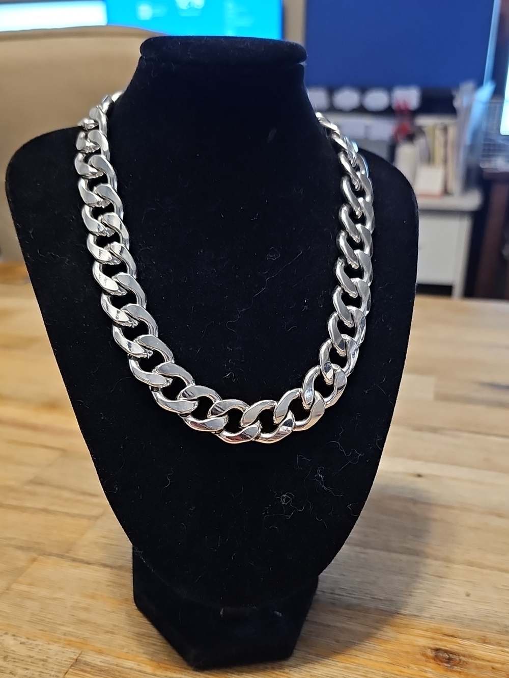 Silver-Tone Chunky Curb Chain Necklace.